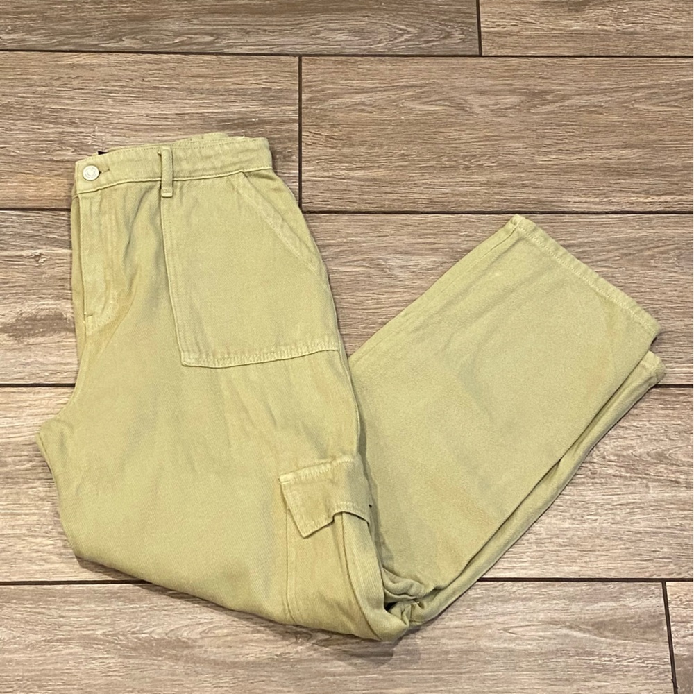 LAST CALL Boohoo Green 10 Cargo Pants